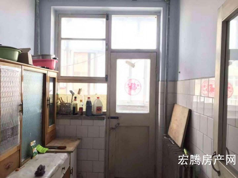 安监局家属楼，中心地段，通透户型，*
