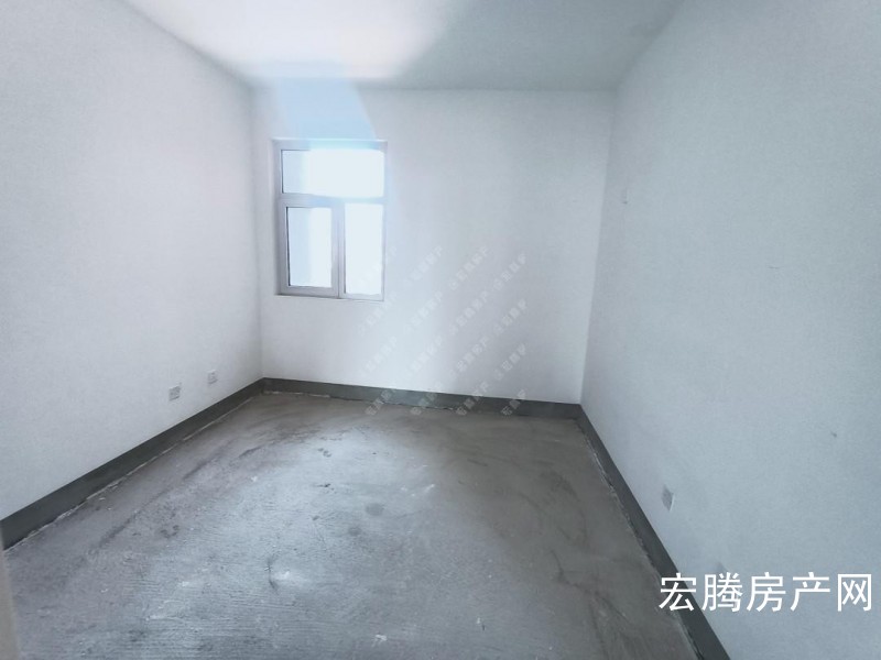 文澜豪庭 好楼层 毛坯大三居 诚心出售。