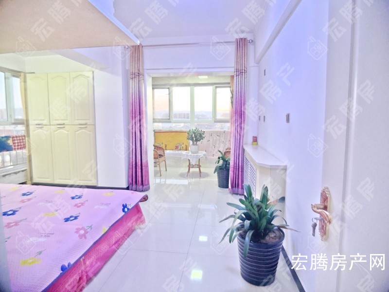 府庭花园 中心地段 精装四居 拎包入住。